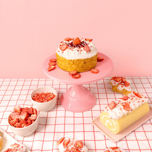 Freeze-Dried Strawberry Slices for Snacking Granola Cereal