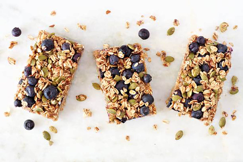 Freeze-Dried Blueberry Granola Bars and Smoothie Bowl
